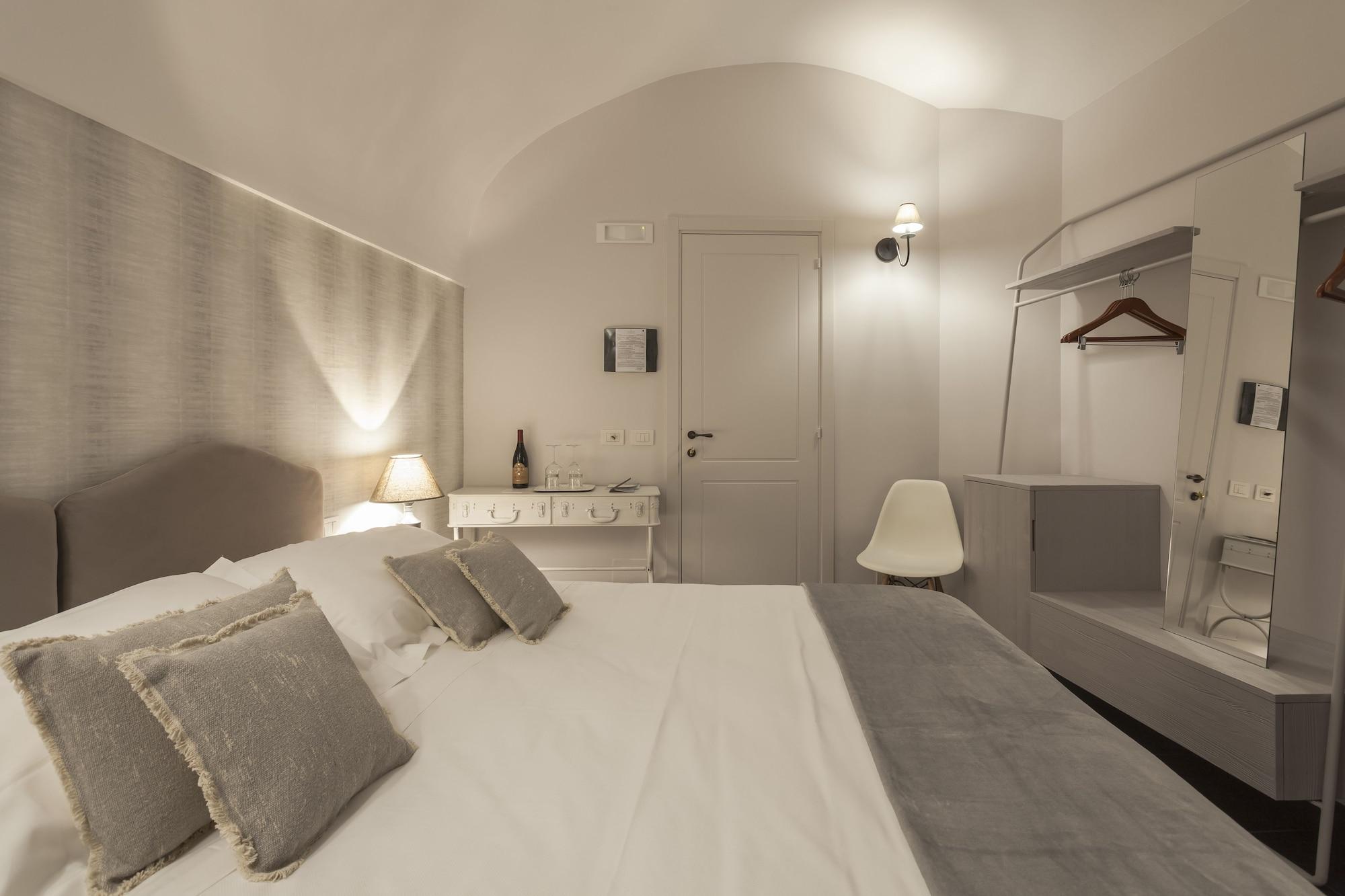 Locanda Don Serafino Historical Boutique Hotel Ragusa Esterno foto