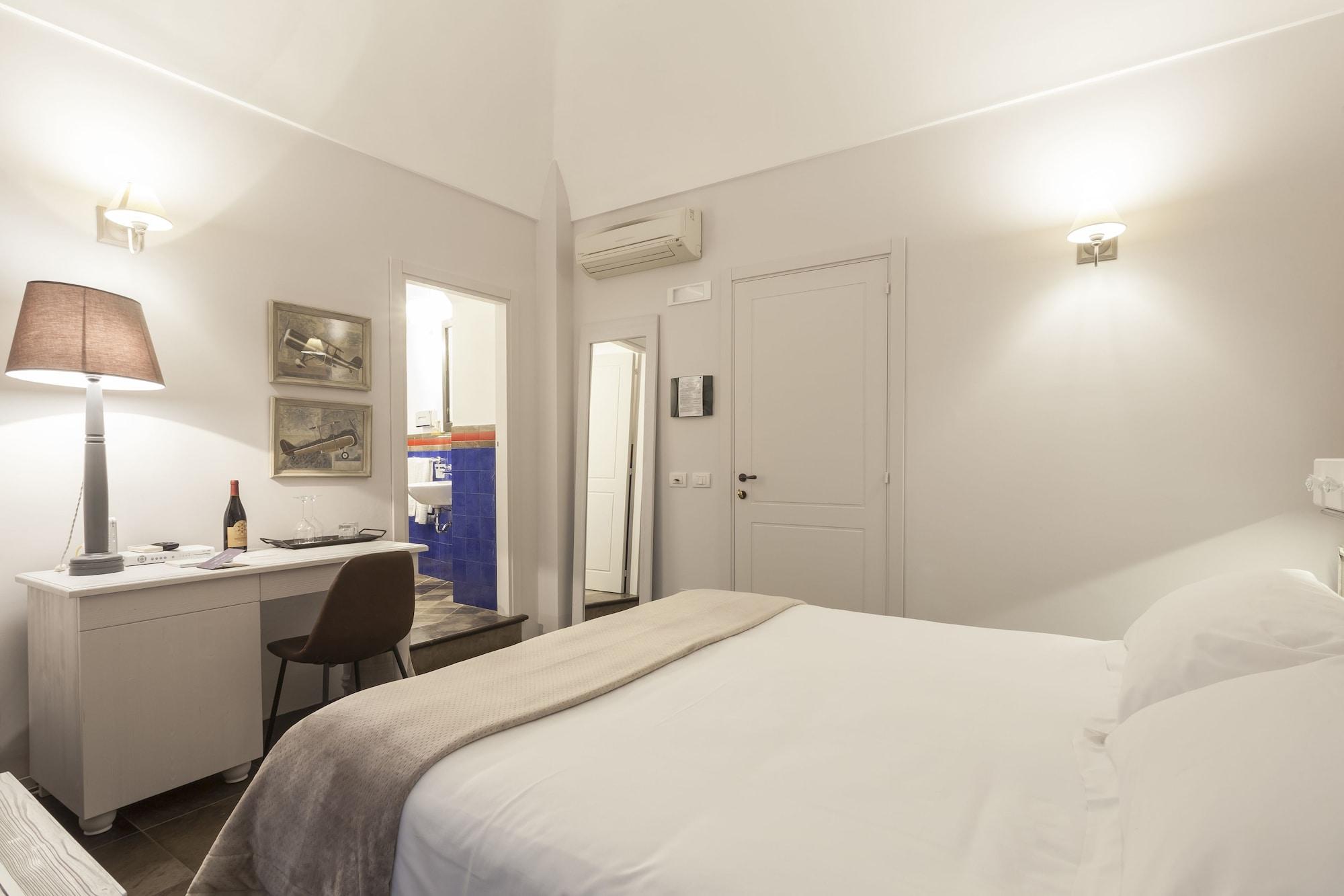 Locanda Don Serafino Historical Boutique Hotel Ragusa Esterno foto