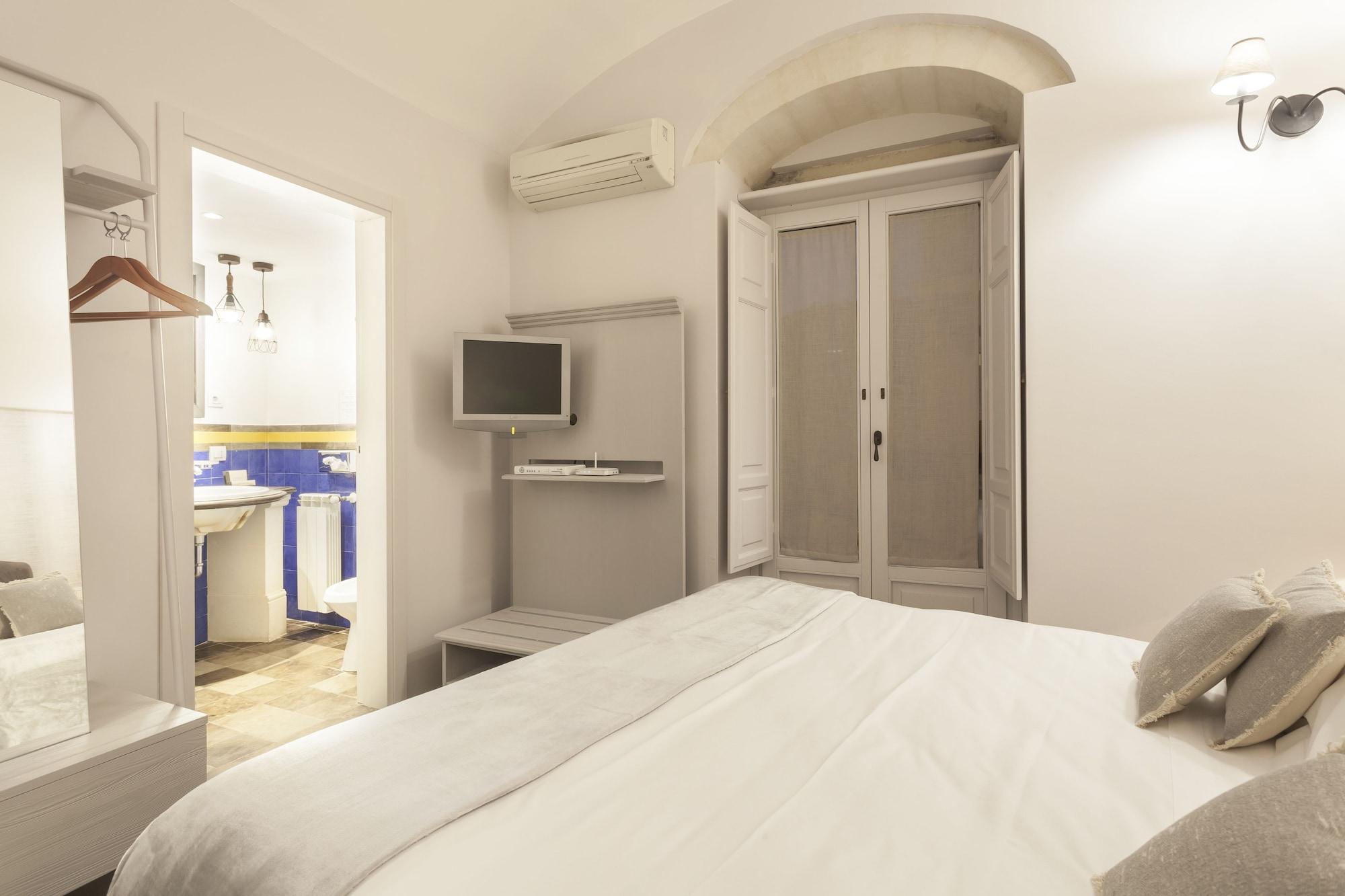 Locanda Don Serafino Historical Boutique Hotel Ragusa Esterno foto