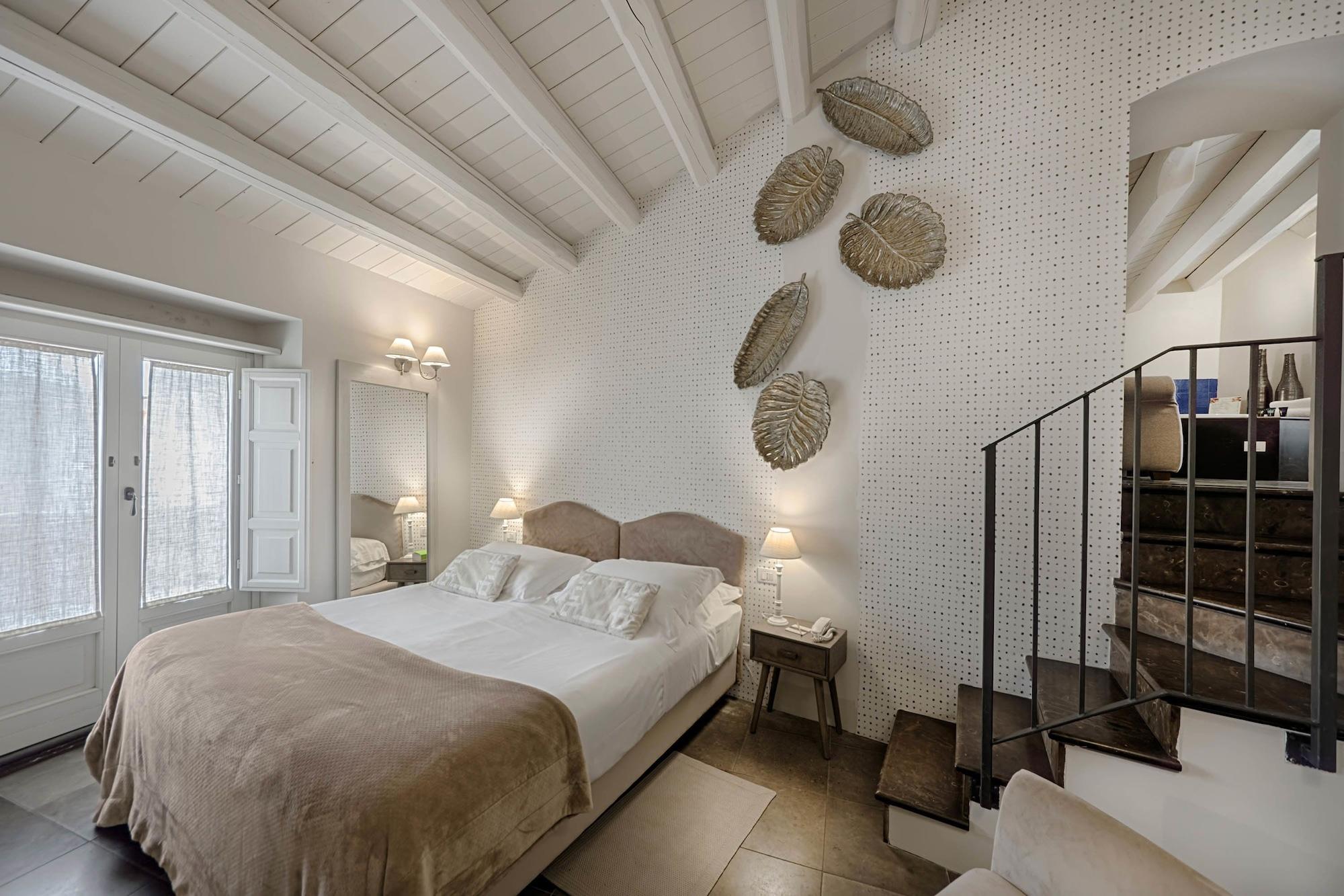 Locanda Don Serafino Historical Boutique Hotel Ragusa Esterno foto