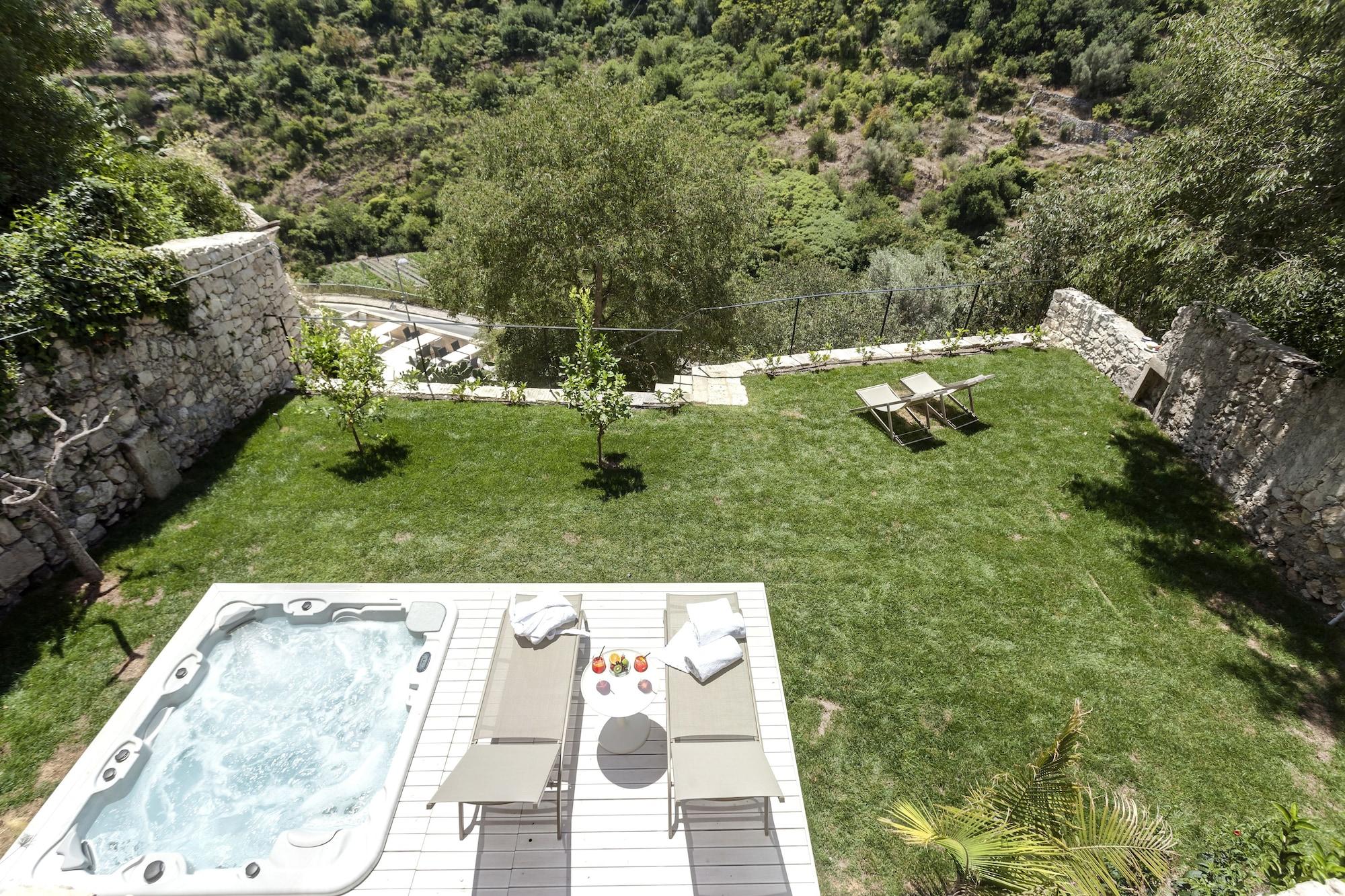Locanda Don Serafino Historical Boutique Hotel Ragusa Esterno foto