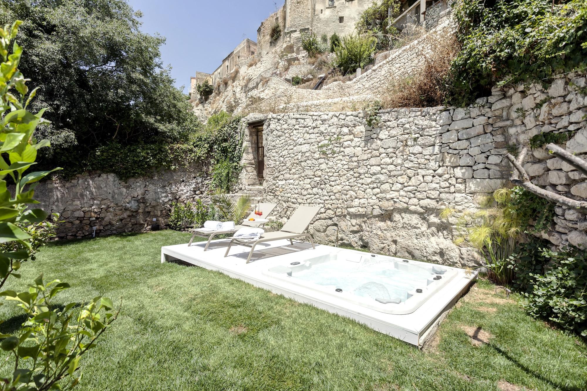 Locanda Don Serafino Historical Boutique Hotel Ragusa Esterno foto