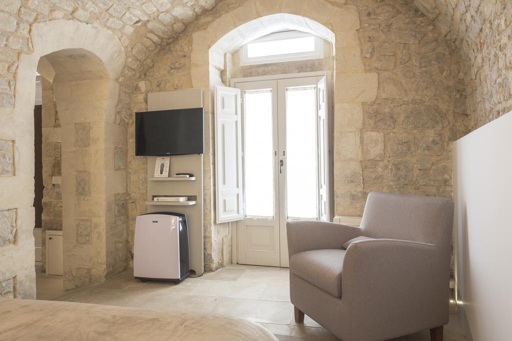 Locanda Don Serafino Historical Boutique Hotel Ragusa Esterno foto