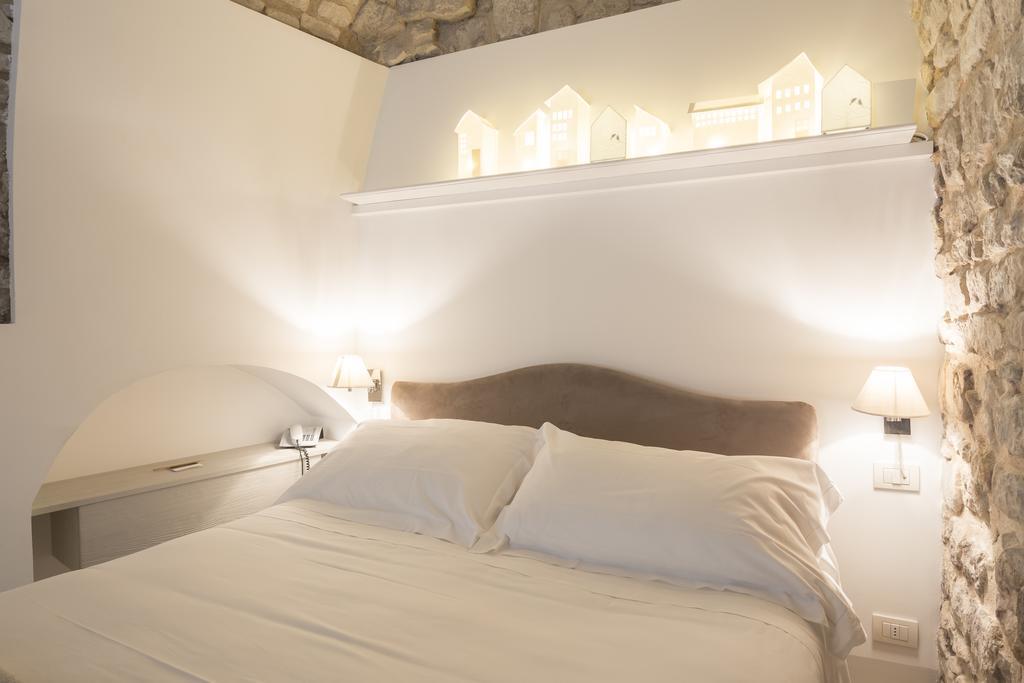 Locanda Don Serafino Historical Boutique Hotel Ragusa Esterno foto